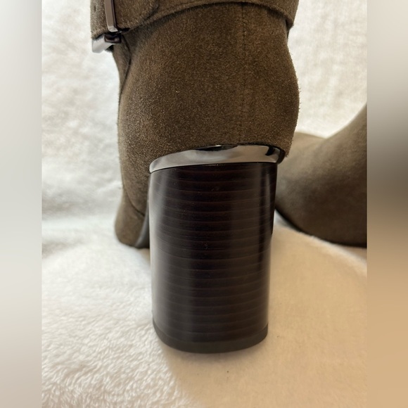 Bandolino Women’s Green Metal Heel Accent Buckle Boot - Picture 3 of 7